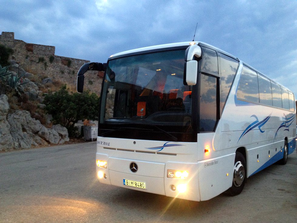 Πούλμαν του στόλου της Rokkos Travel