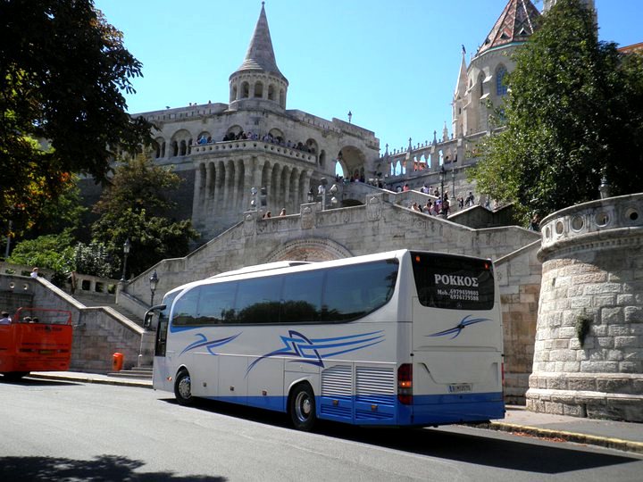 Πούλμαν του στόλου της Rokkos Travel
