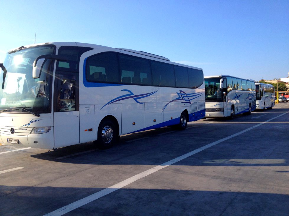 Πούλμαν Rokkos Travel