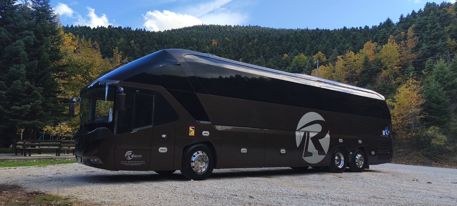 Πούλμαν του στόλου της Rokkos Travel