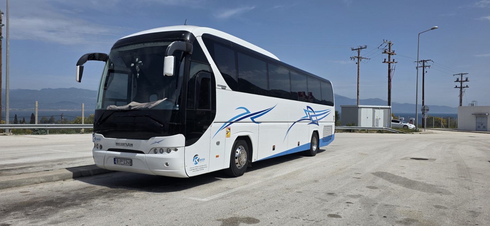 Πούλμαν του στόλου της Rokkos Travel